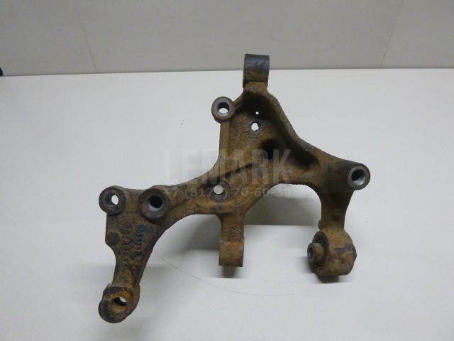 Кулак поворотный задний правый 5C0505436B VAG