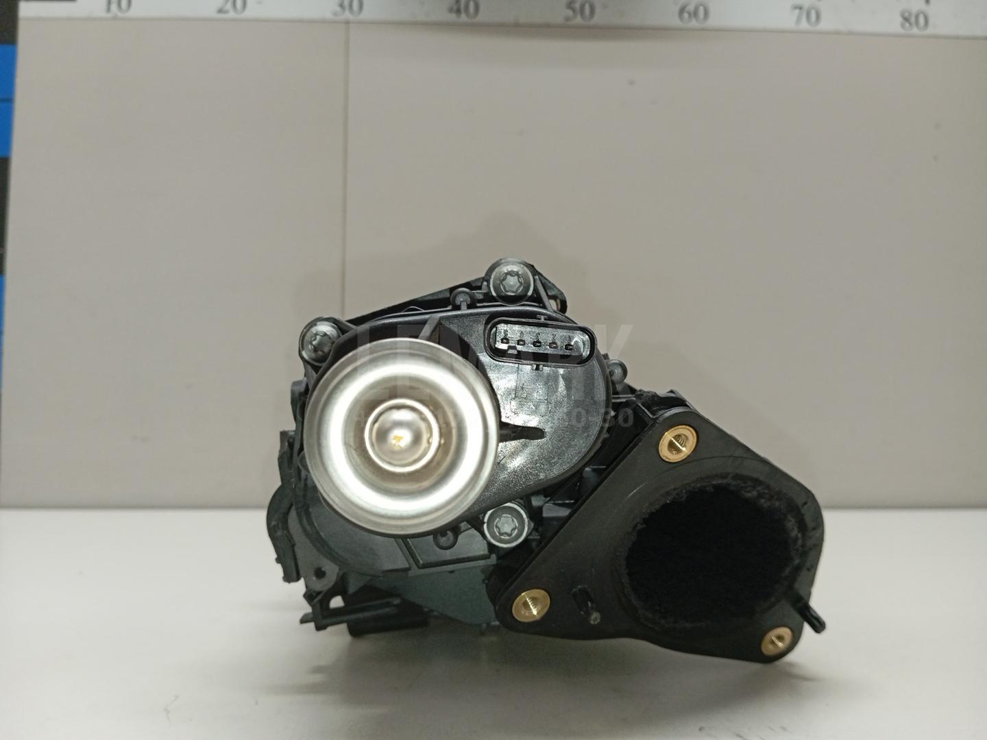 Механизм изменения длины впускного коллектора для  Cadillac CTS 2002-2008