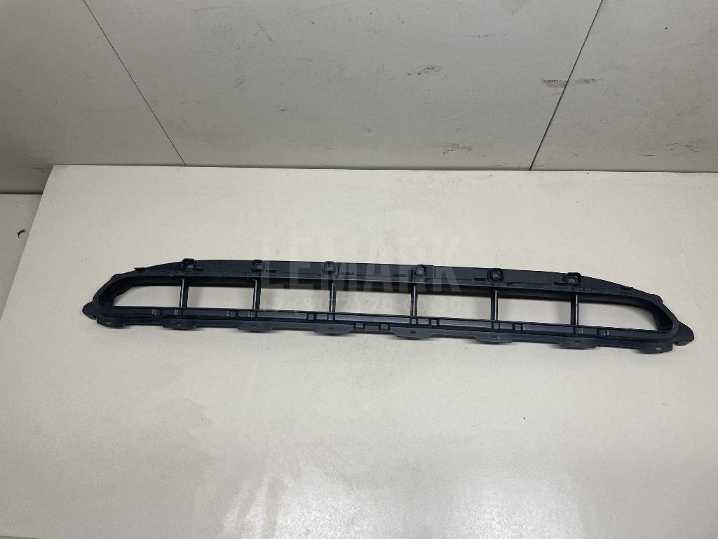 Решетка в бампер центральная для  BMW 7-serie E65/E66 2001-2008