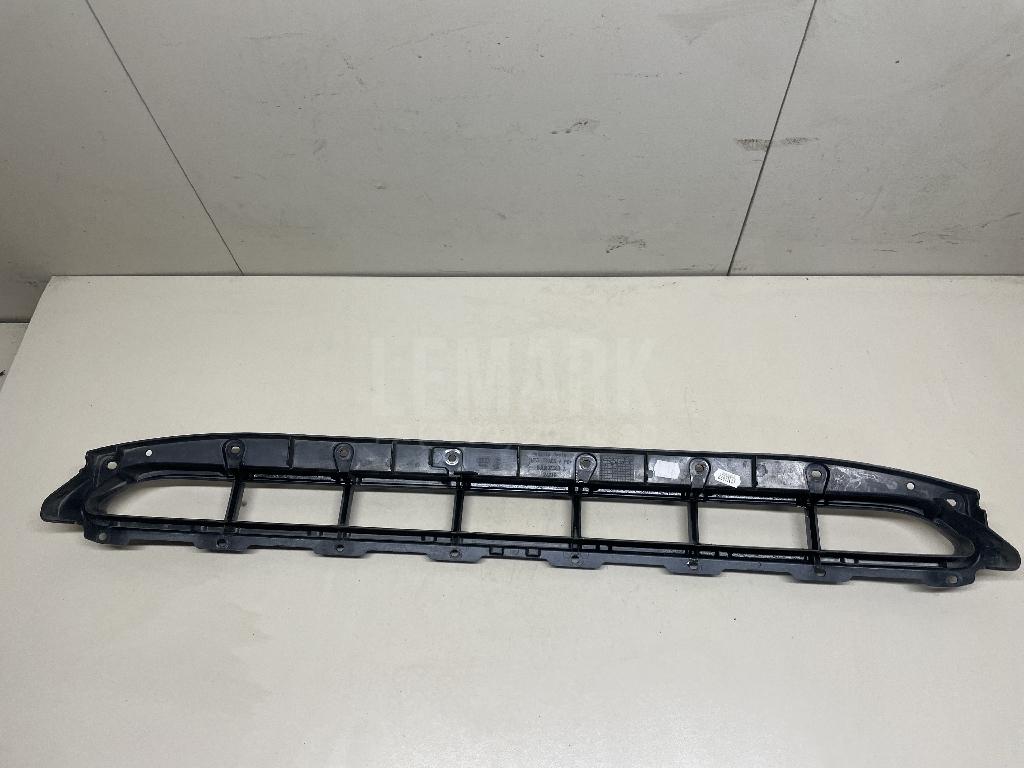 Решетка в бампер центральная для  BMW 7-serie E65/E66 2001-2008