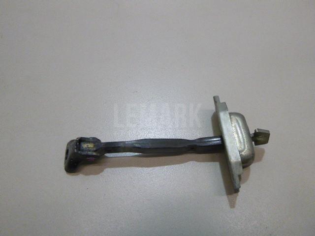 Ограничитель двери 686400R020 Toyota
