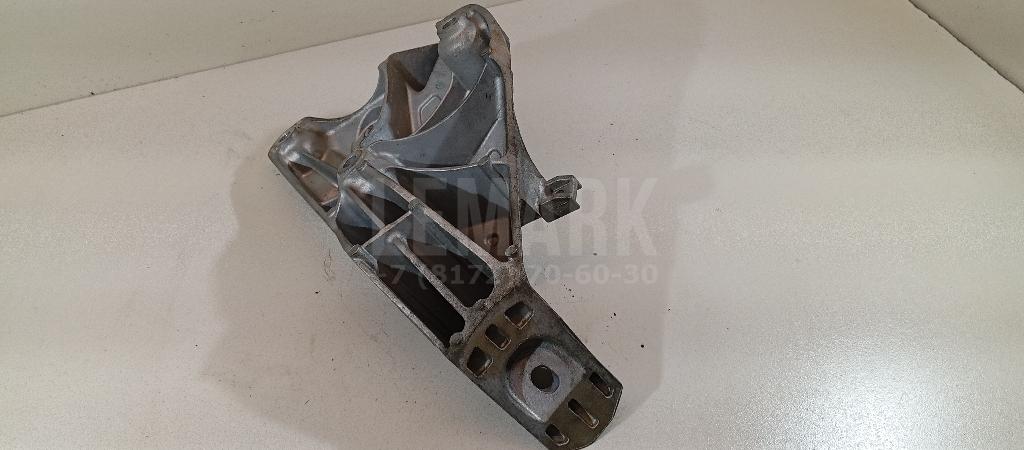 Кронштейн двигателя левый для  Ford Focus I 1998-2005