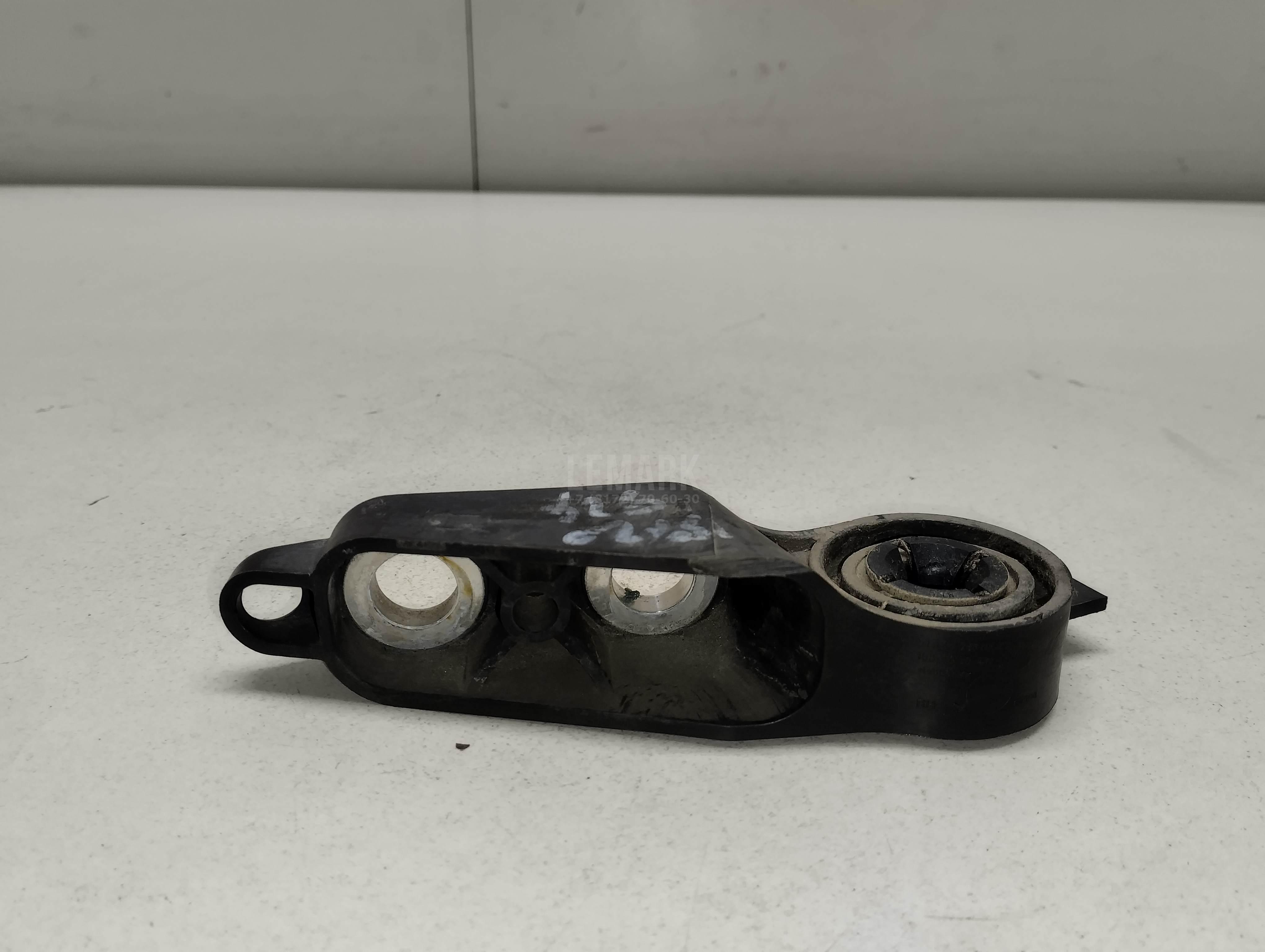 Кронштейн воздуховода для  BMW 3-serie F30/F31/F80 2011-2020