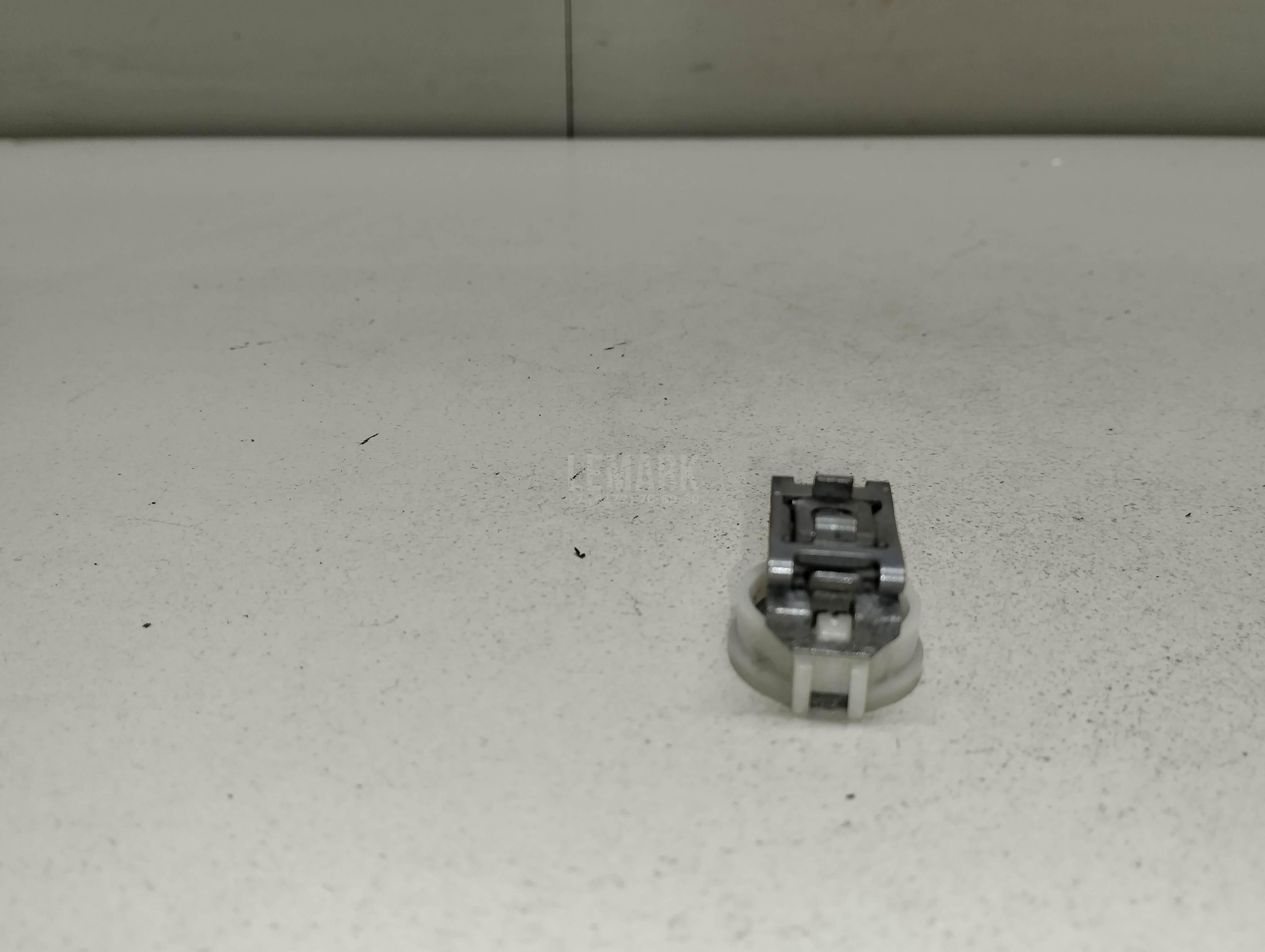 Крепеж фары для  BMW 4-serie F32/F33/F82 2012-2020