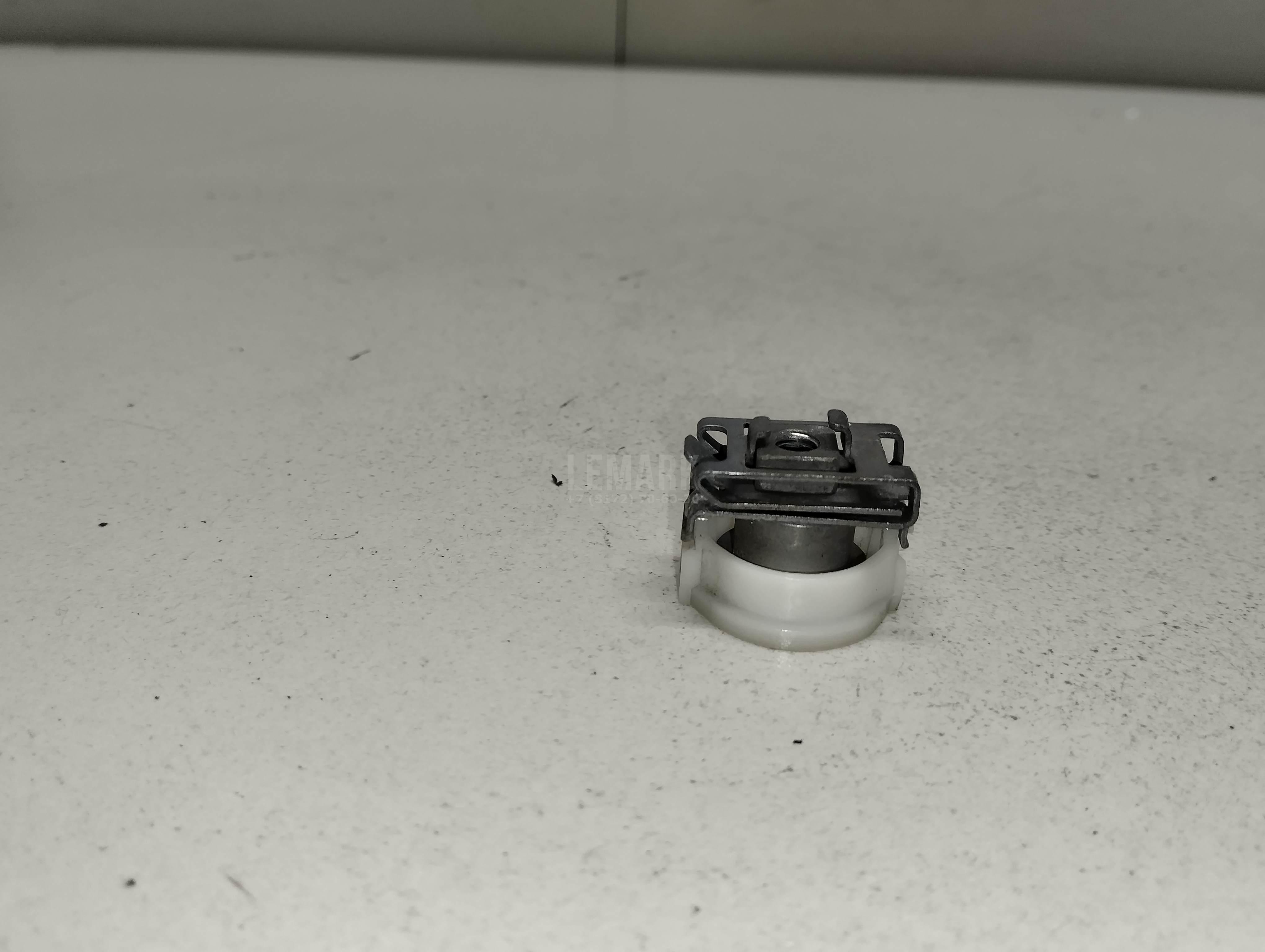 Крепеж фары для  BMW 4-serie F32/F33/F82 2012-2020