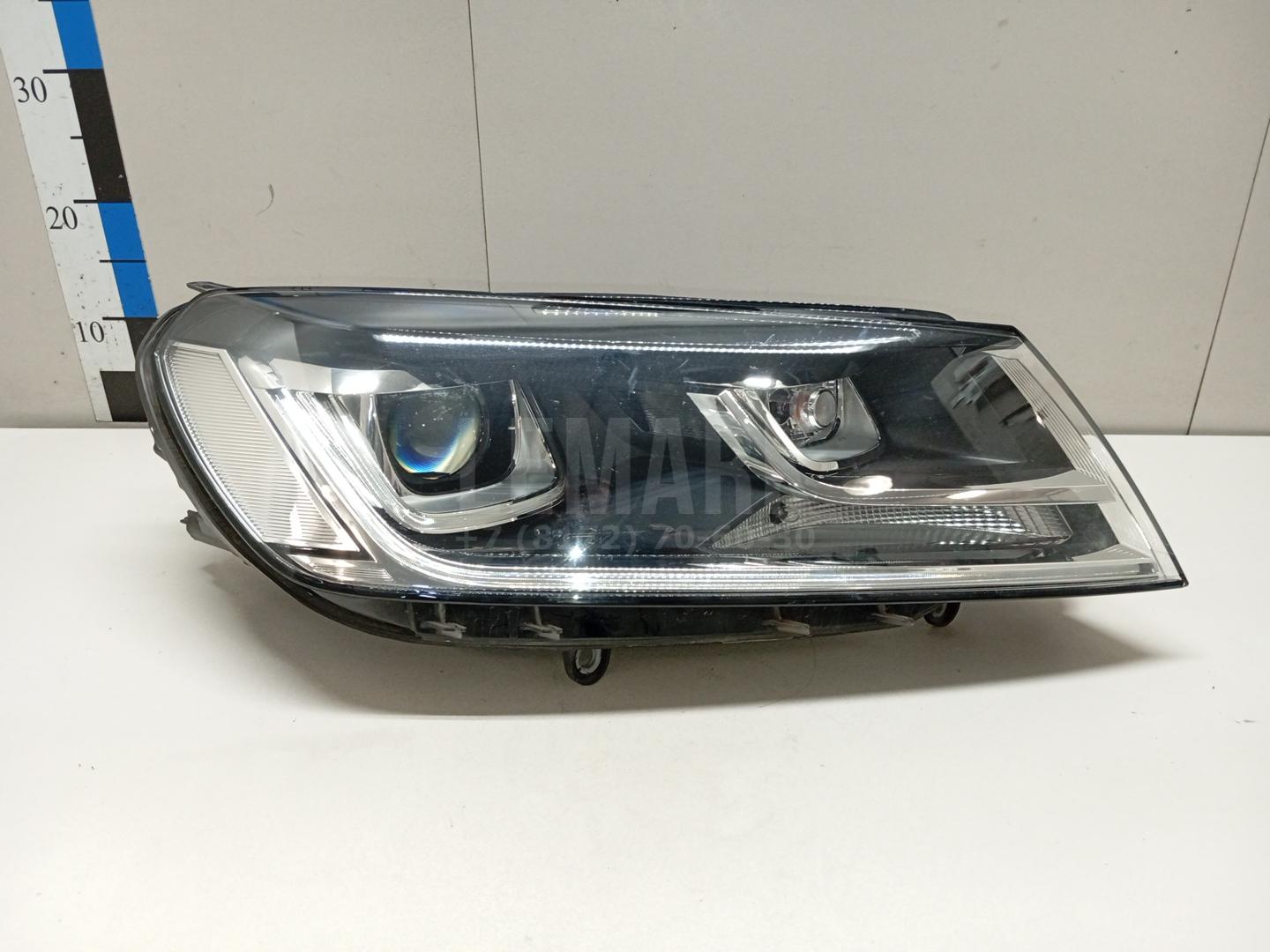 Фара правая 7P2941754A VAG