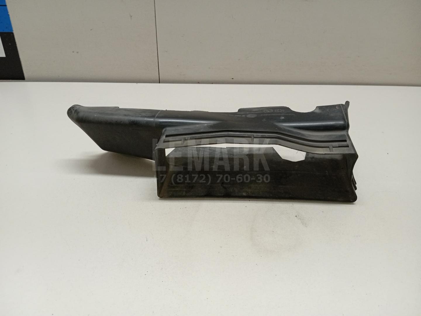 Воздухозаборник (внутри) 7P6121395B VAG