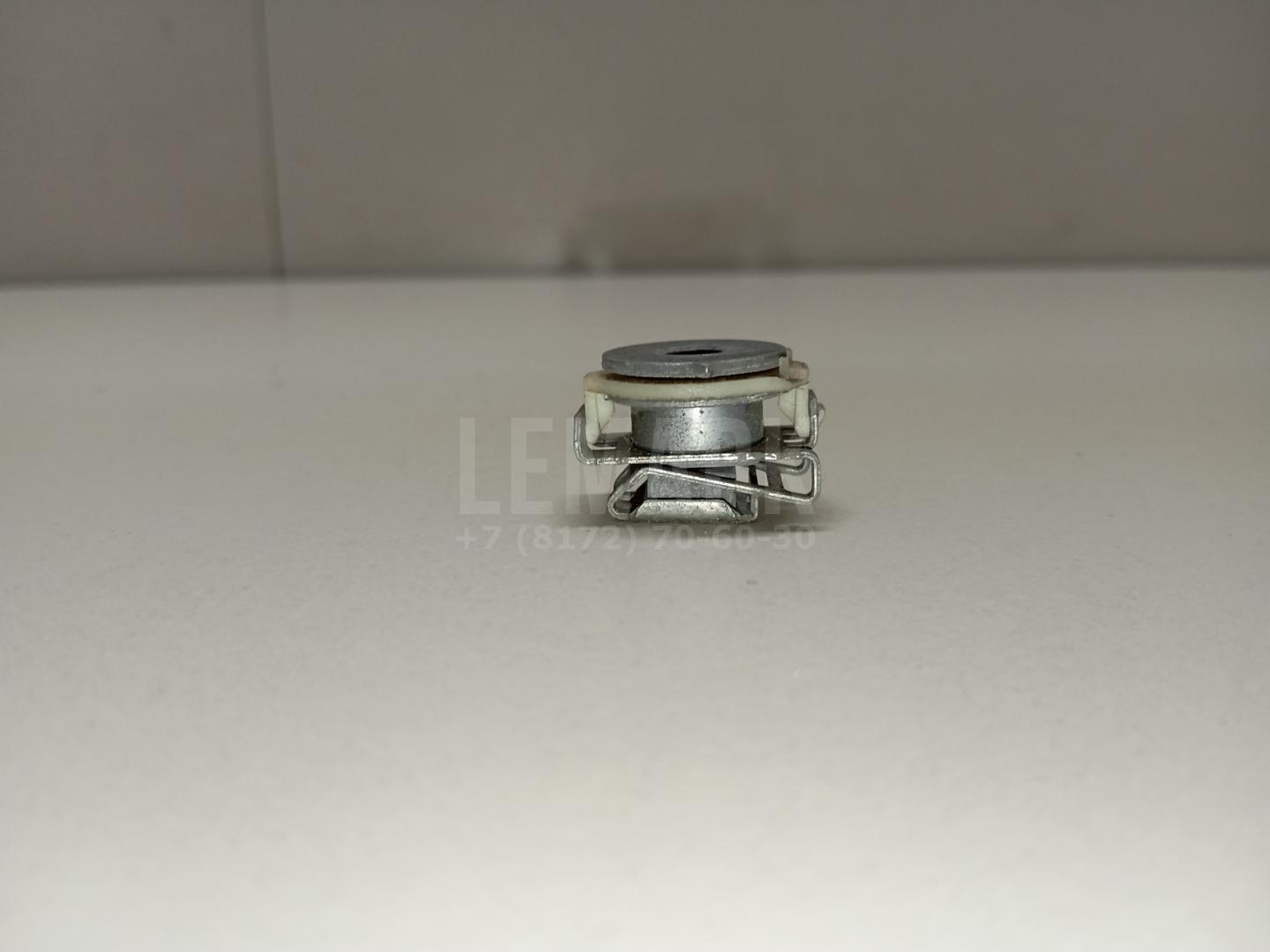 Крепеж фары для  BMW X3 E83 2004-2010