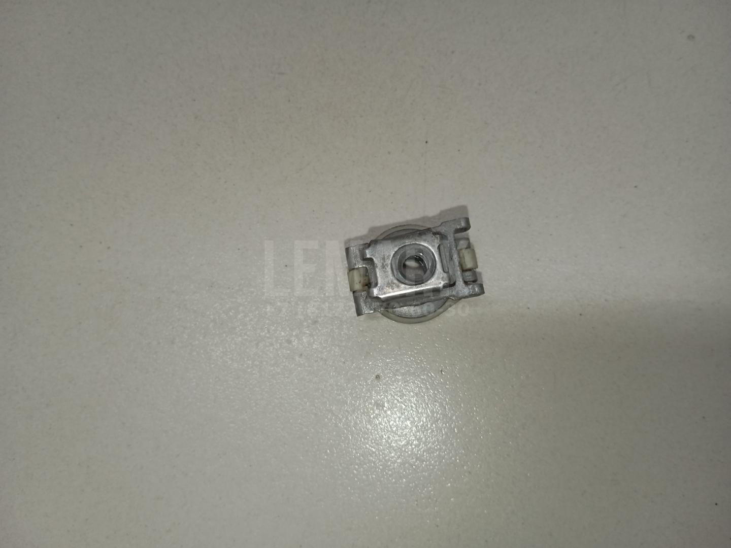 Крепеж фары для  BMW X3 E83 2004-2010