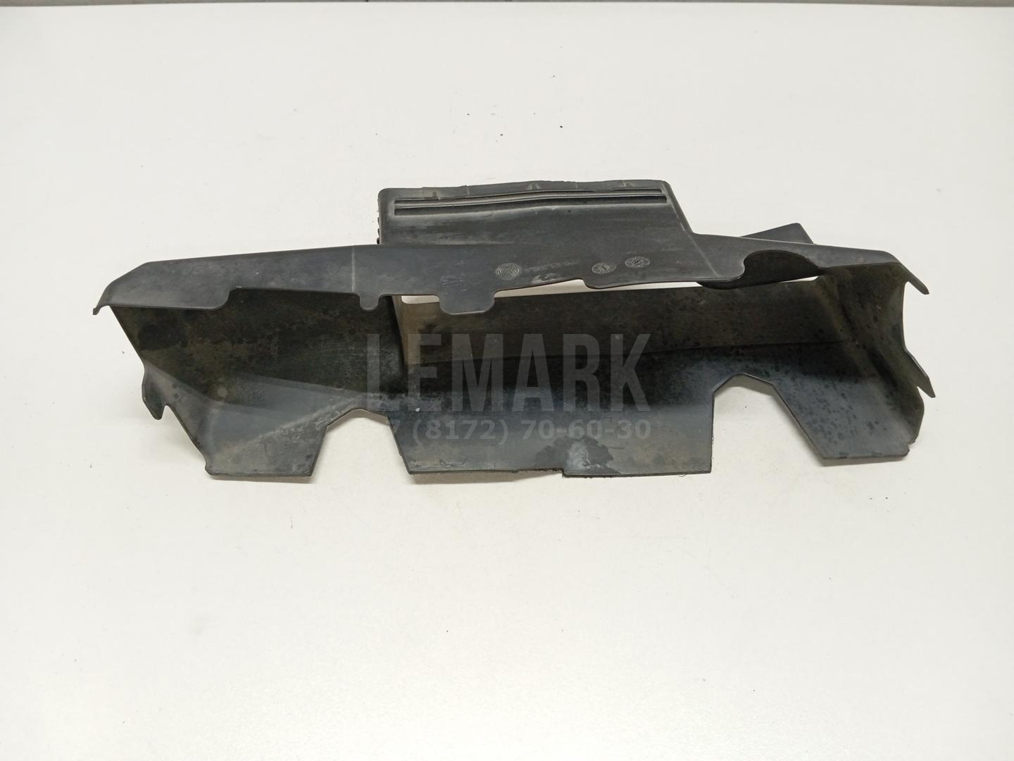 Воздухозаборник (внутри) 7P6121396A VAG