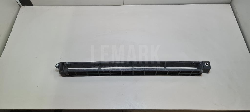 Кронштейн радиатора 1659330050 Toyota