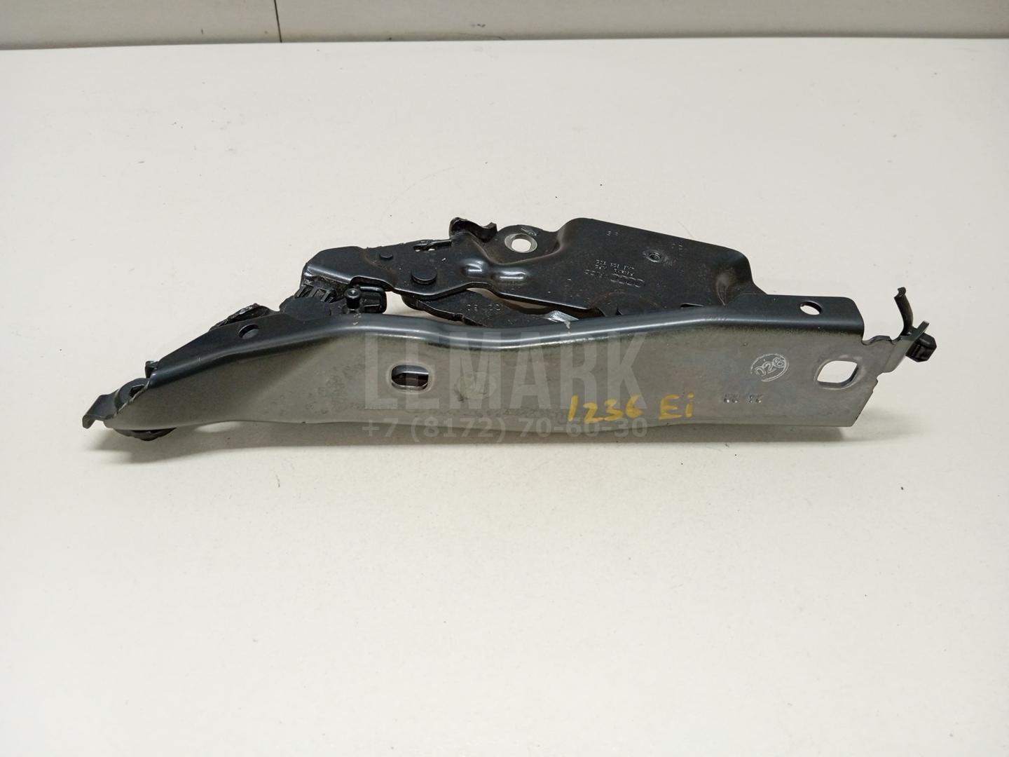 Петля капота правая для  Audi V8 1988-1994