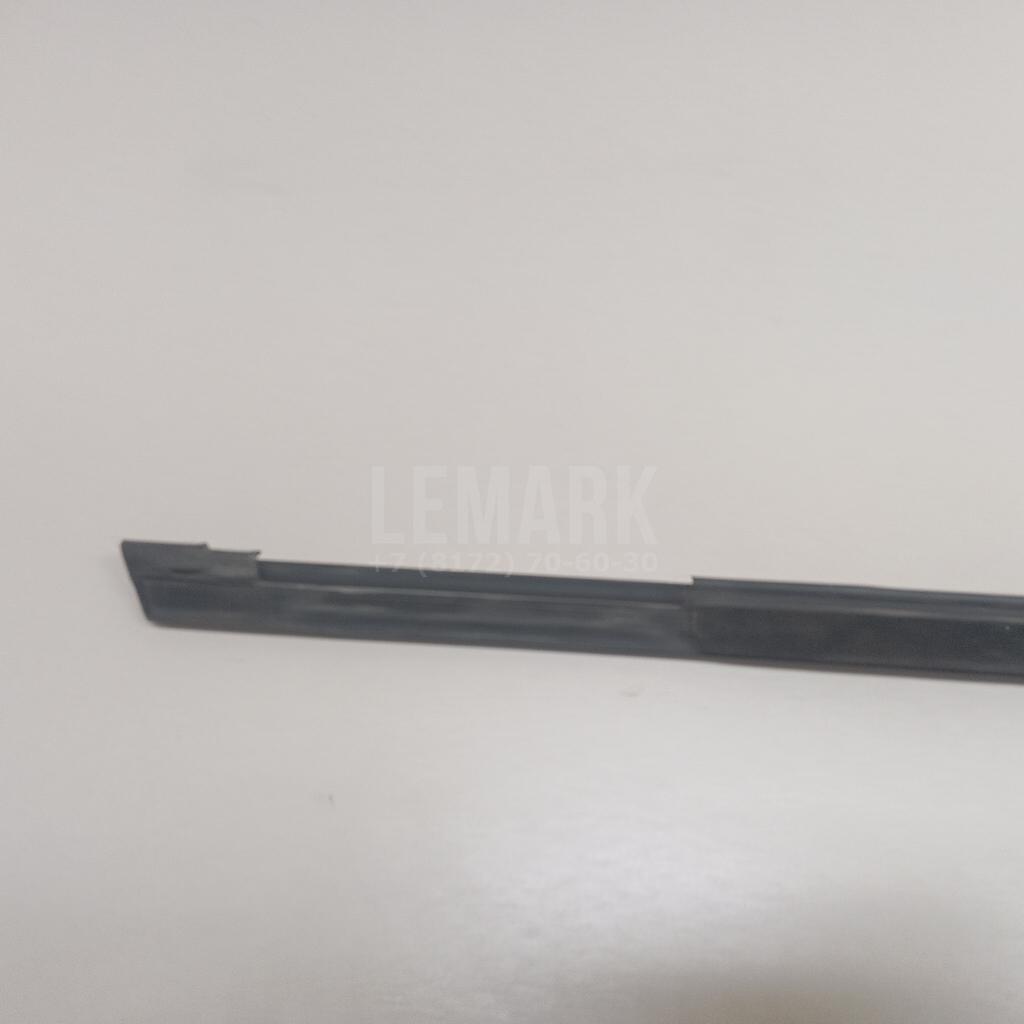Накладка стекла заднего правого для  Cadillac DTS 2005-2011