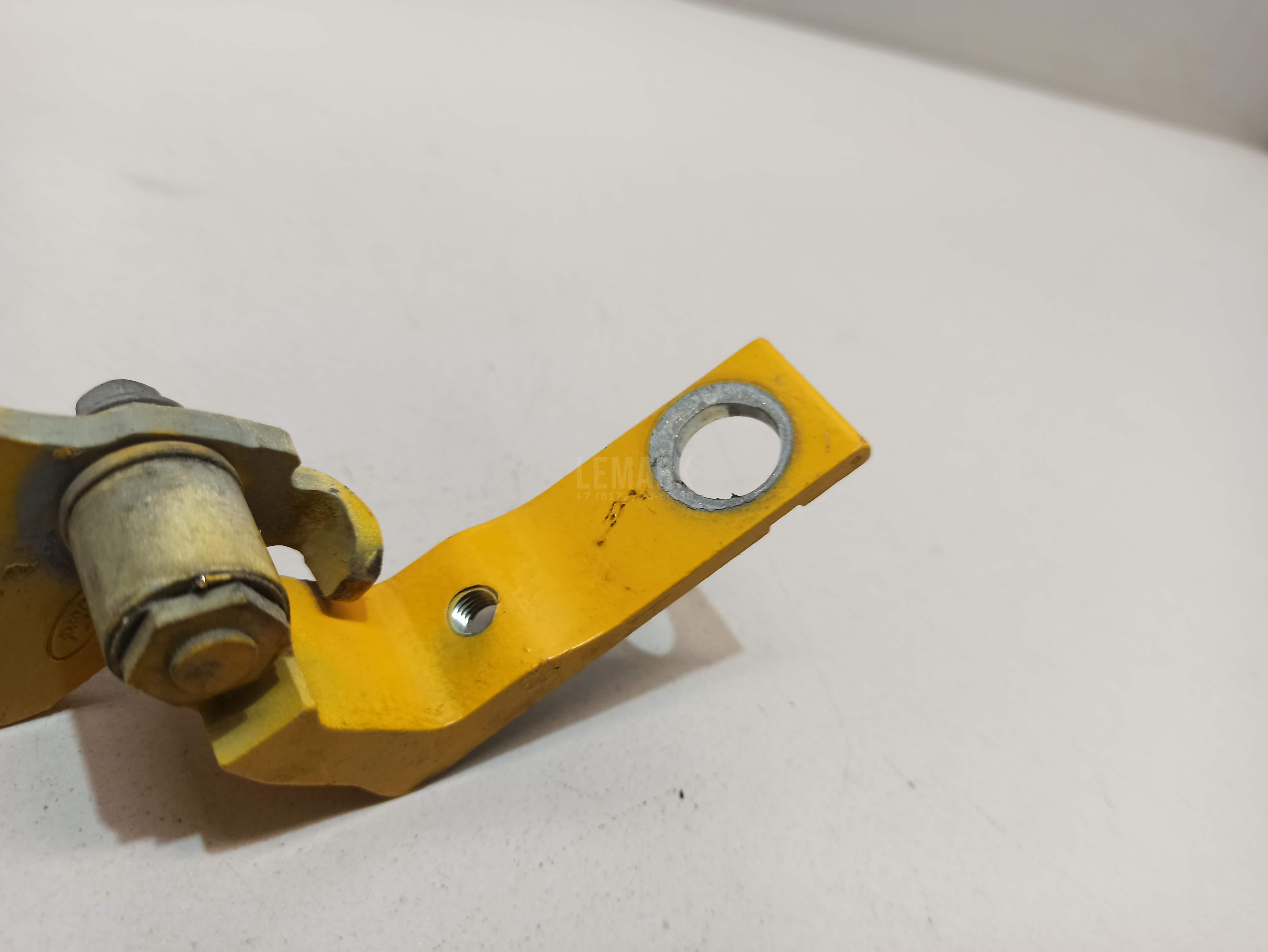 Петля двери задней правой нижняя для  Chery