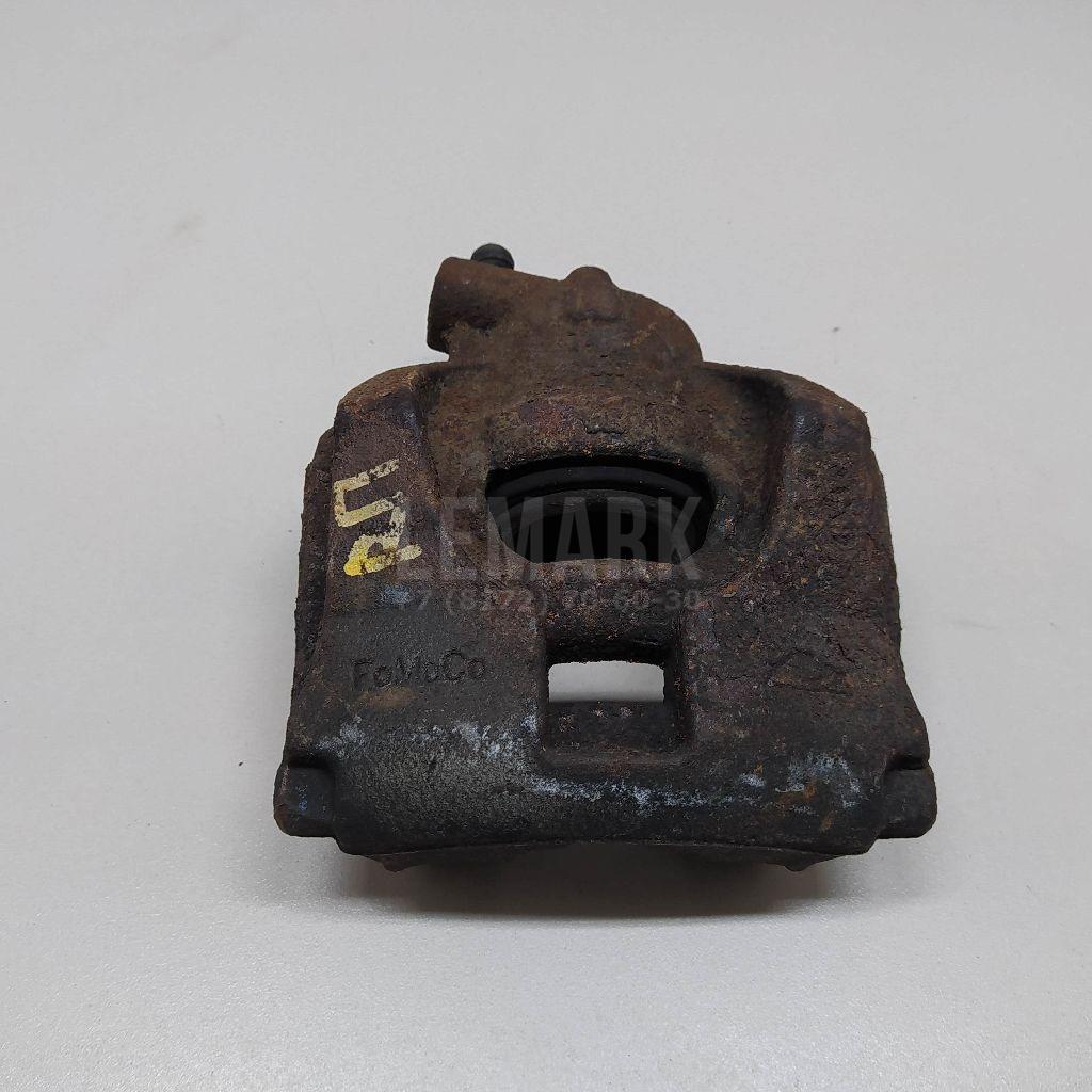 Суппорт тормозной передний правый LR015386 Land Rover