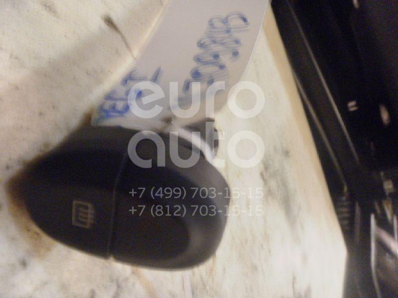 Кнопка обогрева заднего стекла рено логан 1. Кнопка обогрева заднего стекла renault sandero. Кнопки обогрева переднего и заднего стекла в рено лагуна 1994г фото. Кнопка обогрева заднего стекла логан. Кнопка подогрев рено клио.