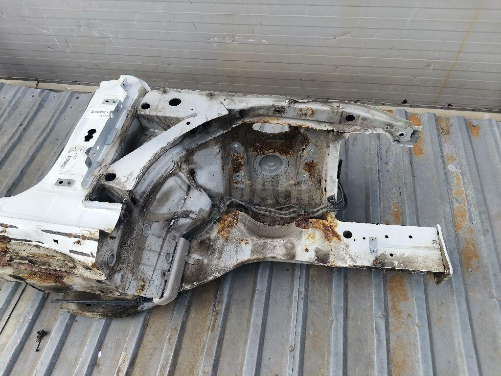 Стойка передней двери для  BMW X1 E84 2009-2015