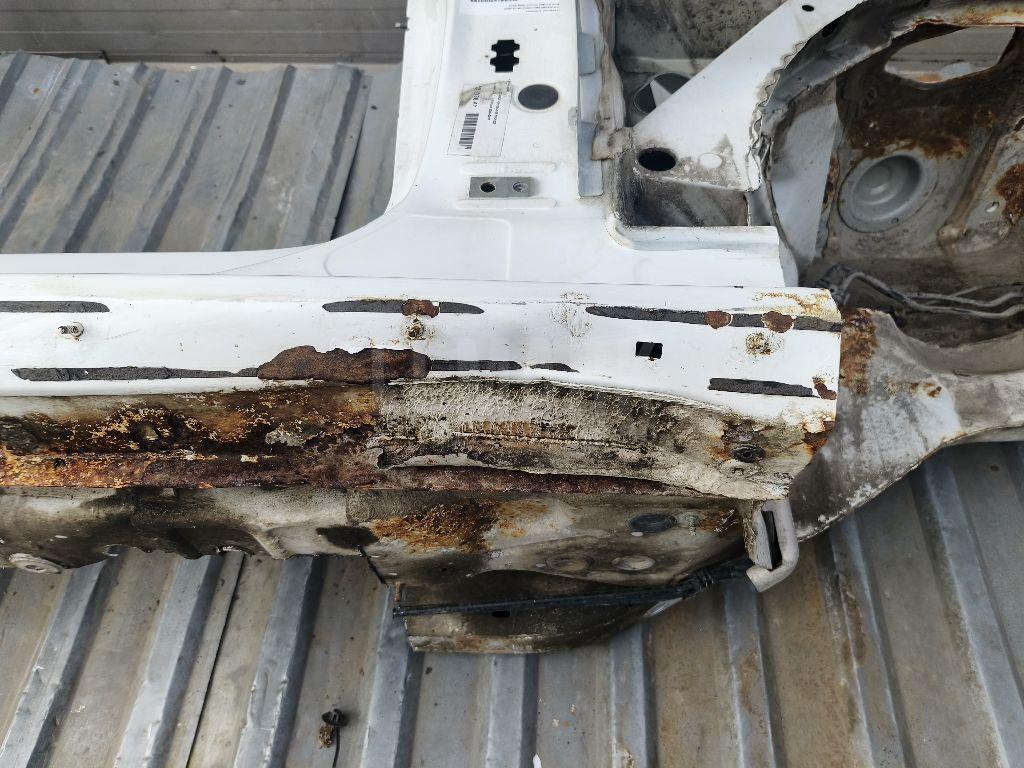 Стойка передней двери для  BMW X1 E84 2009-2015