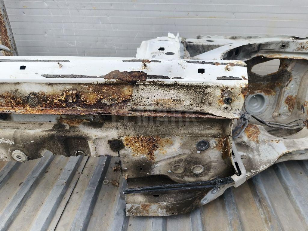 Стойка передней двери для  BMW X1 E84 2009-2015