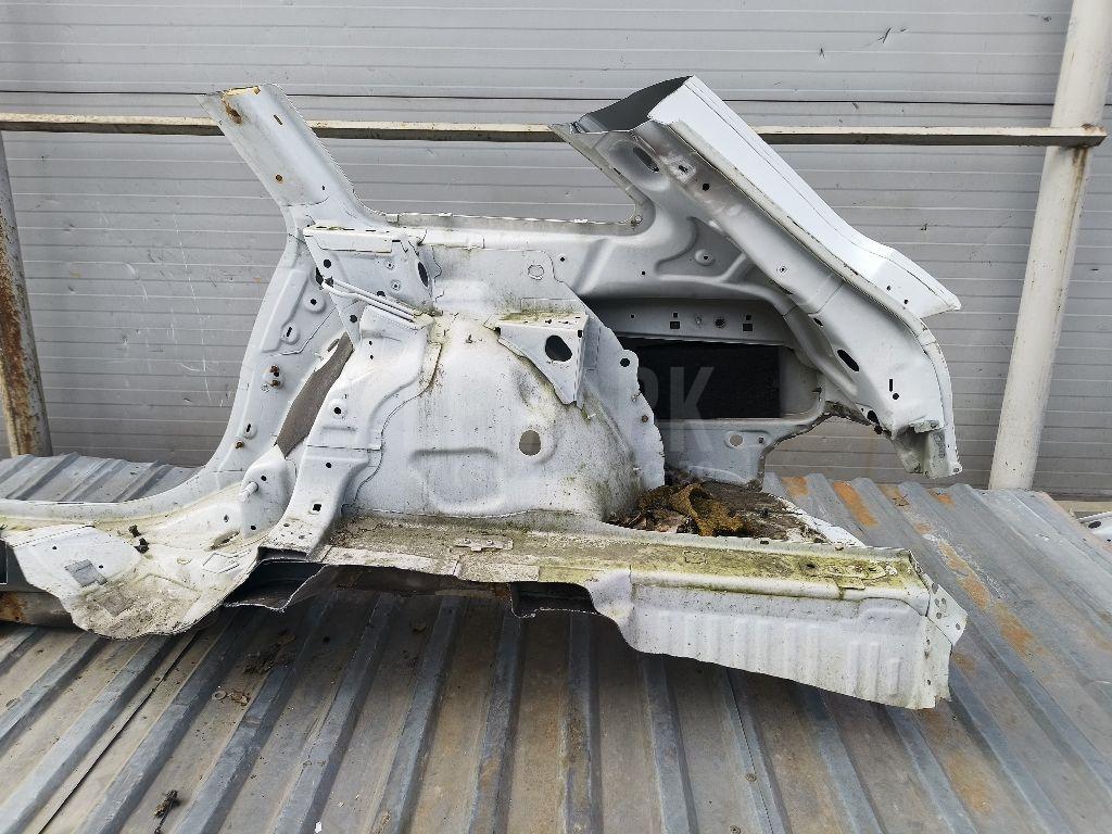 Стойка передней двери для  BMW X1 E84 2009-2015