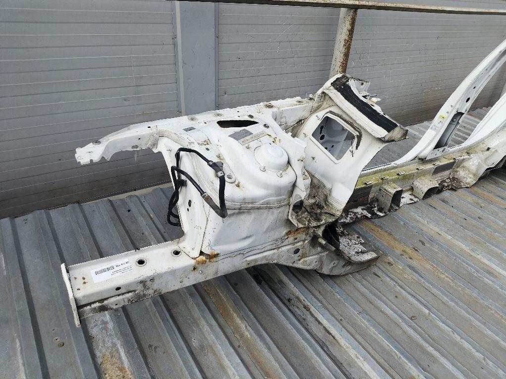 Стойка передней двери для  BMW X1 E84 2009-2015