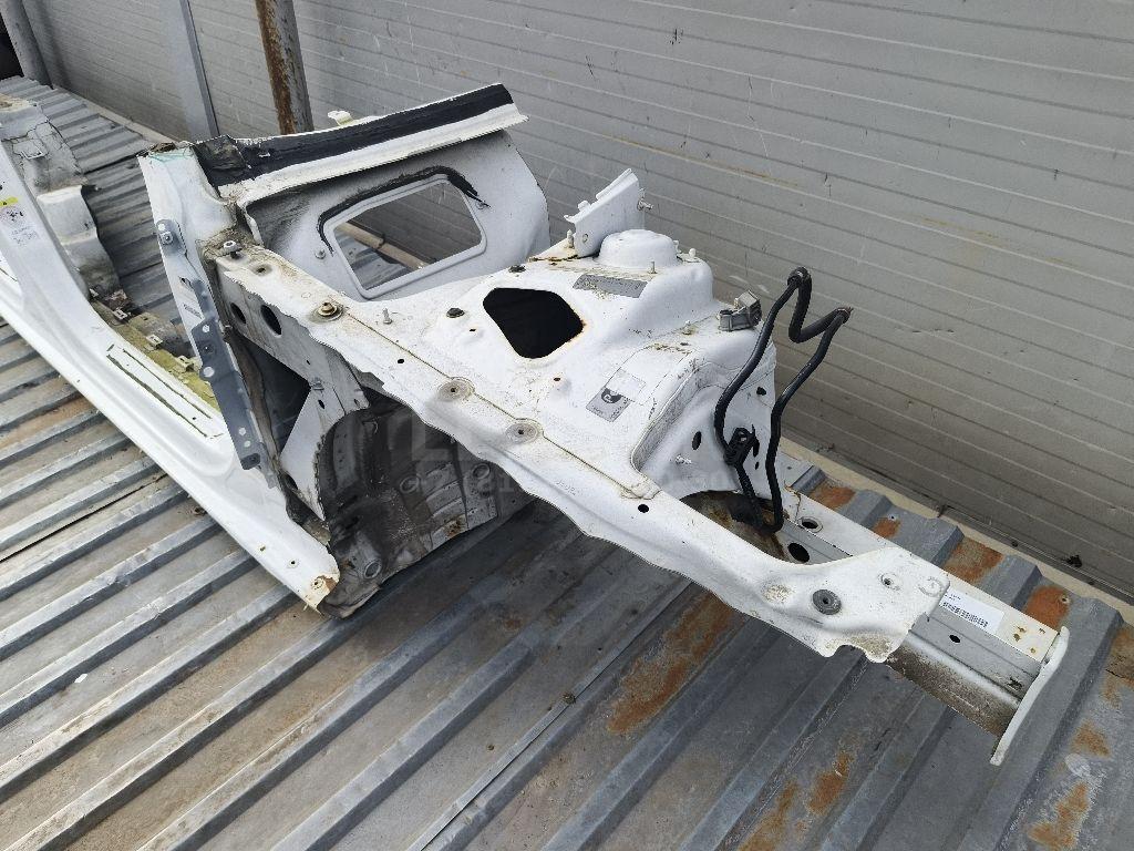 Стойка передней двери для  BMW X1 E84 2009-2015