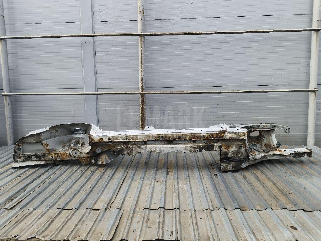 Стойка передней двери для  BMW X1 E84 2009-2015