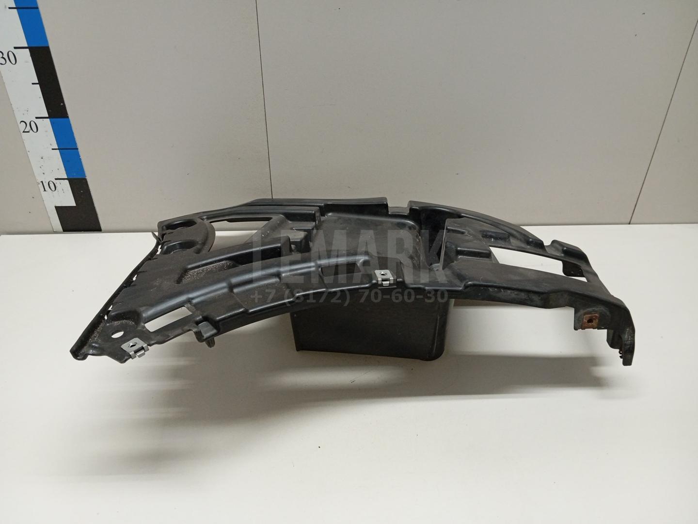 Кронштейн заднего бампера левый для  BMW X3 E83 2004-2010