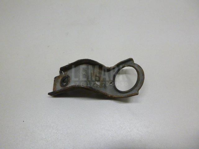 Кронштейн радиатора 1653328030 Toyota