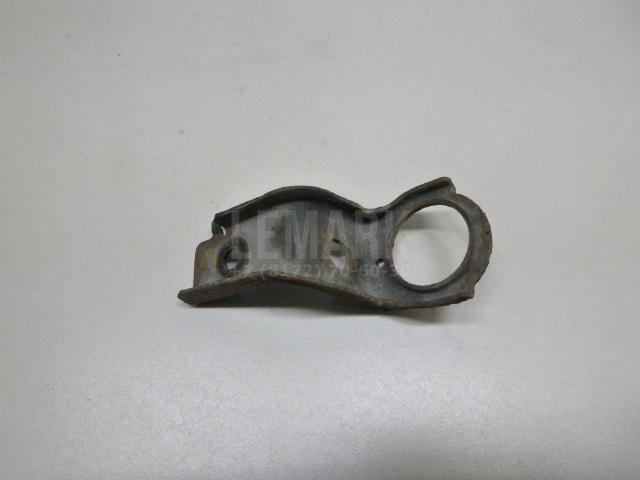 Кронштейн радиатора 1653328030 Toyota