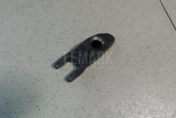 Кронштейн форсунки 338142A402 Hyundai-Kia