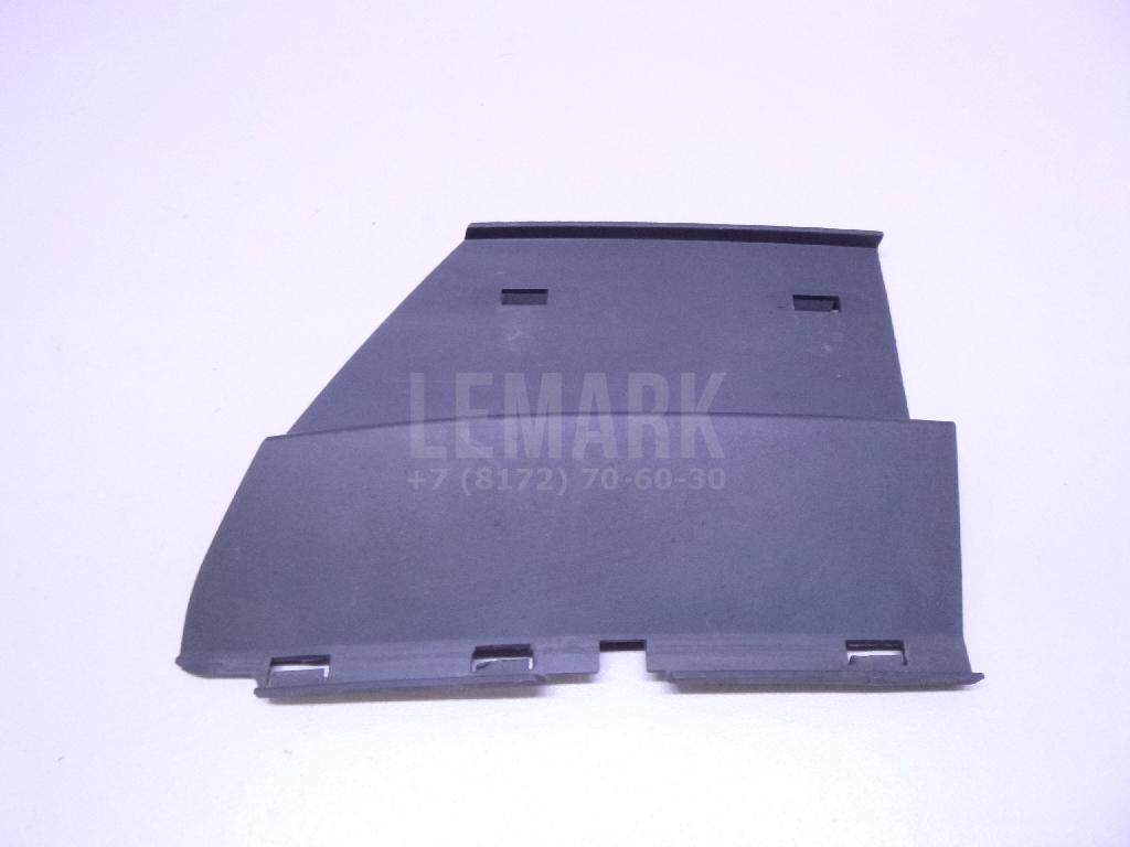 Заглушка бампера правая 1343847 Ford