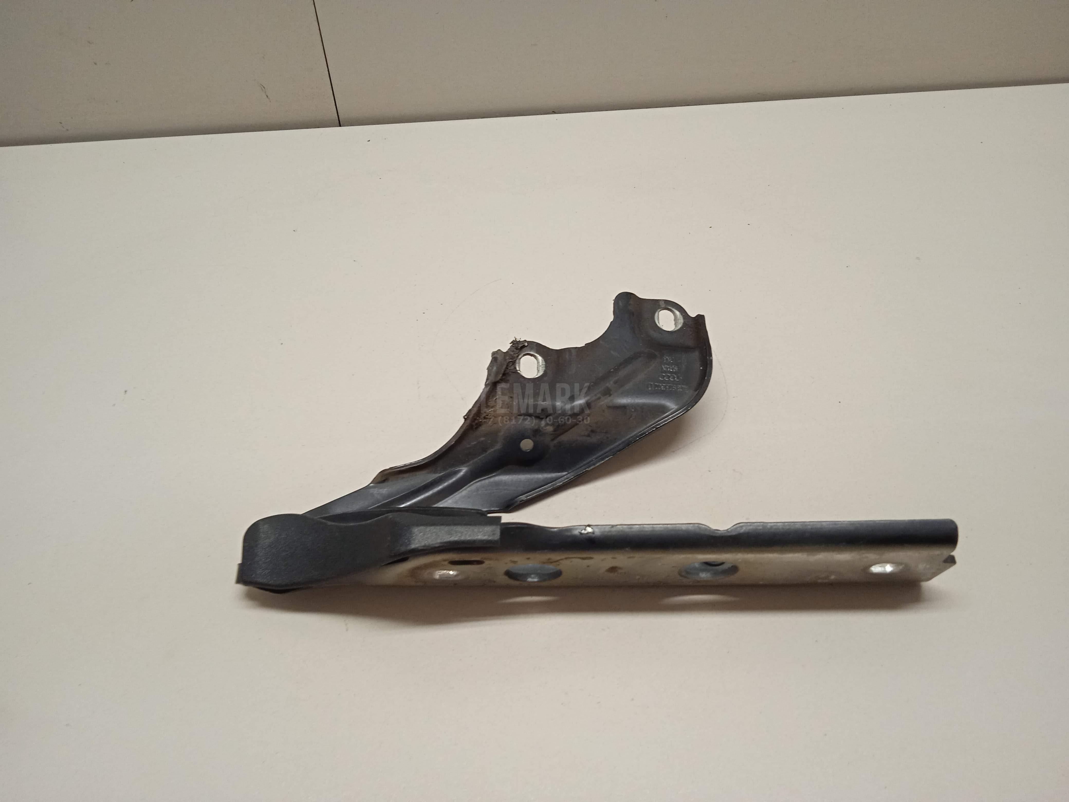 Петля капота правая для  Alfa Romeo 147 2001-2010