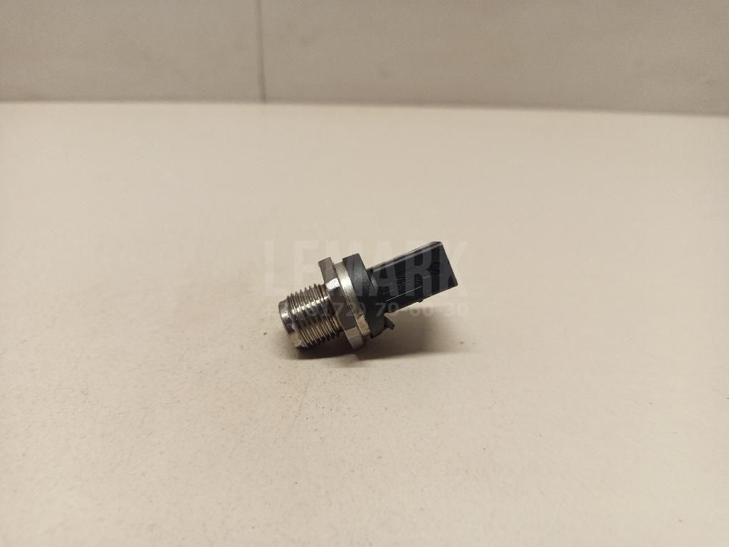 Датчик давления топлива 0061537828 Mercedes Benz