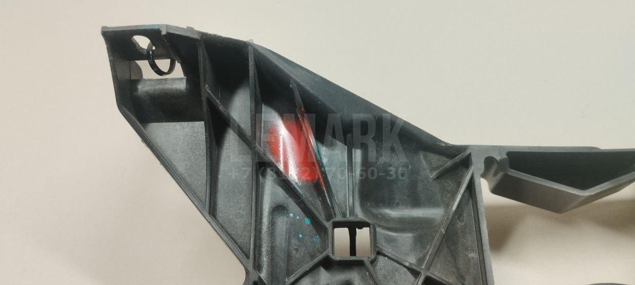 Кронштейн фар правый для  Audi 80/90 [B2] 0-1986