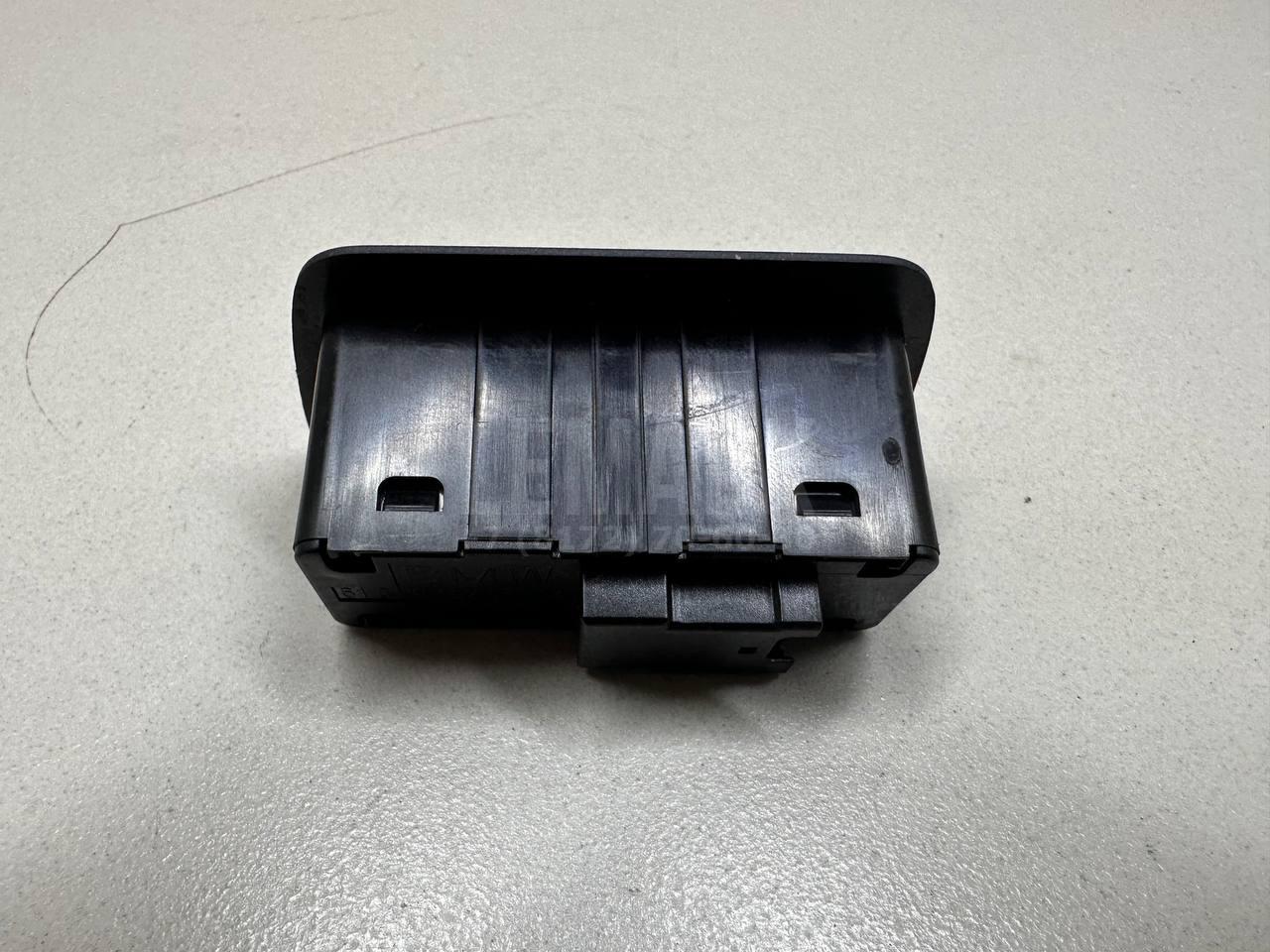 Кнопка открывания багажника для  Audi A3 (8L1) 1996-2003