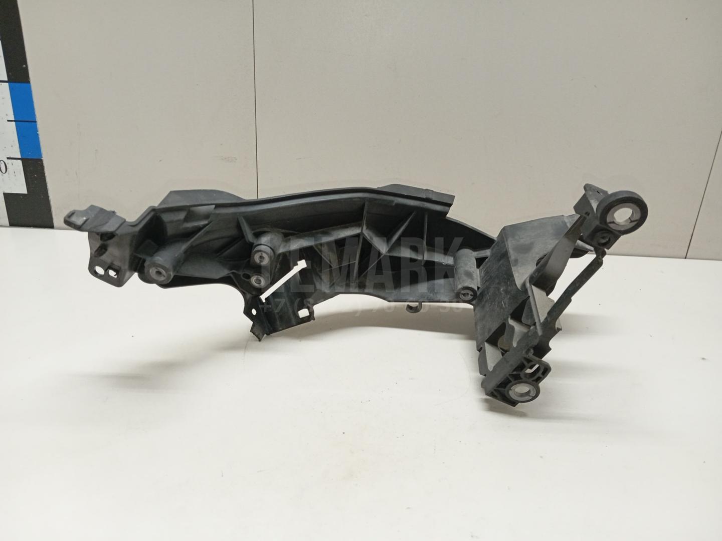 Кронштейн фар левый для  BMW 5-serie F10/F11 2009-2016
