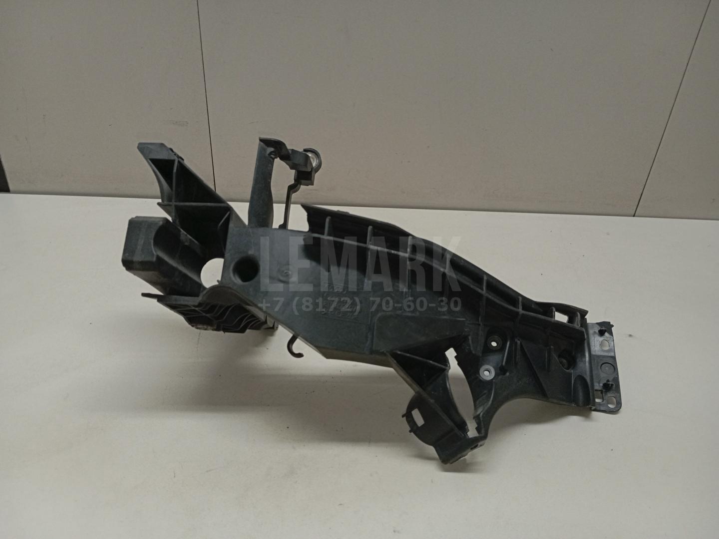 Кронштейн фар левый для  BMW 5-serie F10/F11 2009-2016