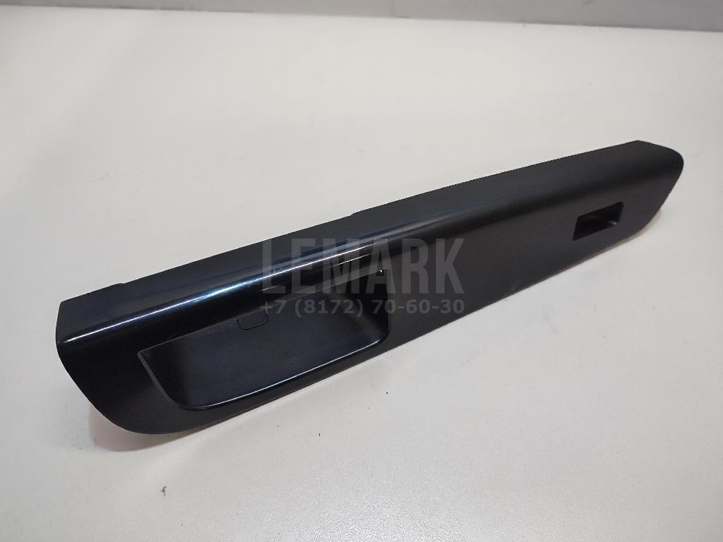 Накладка блока управления стеклоподъемниками 823611H000EQ Hyundai-Kia