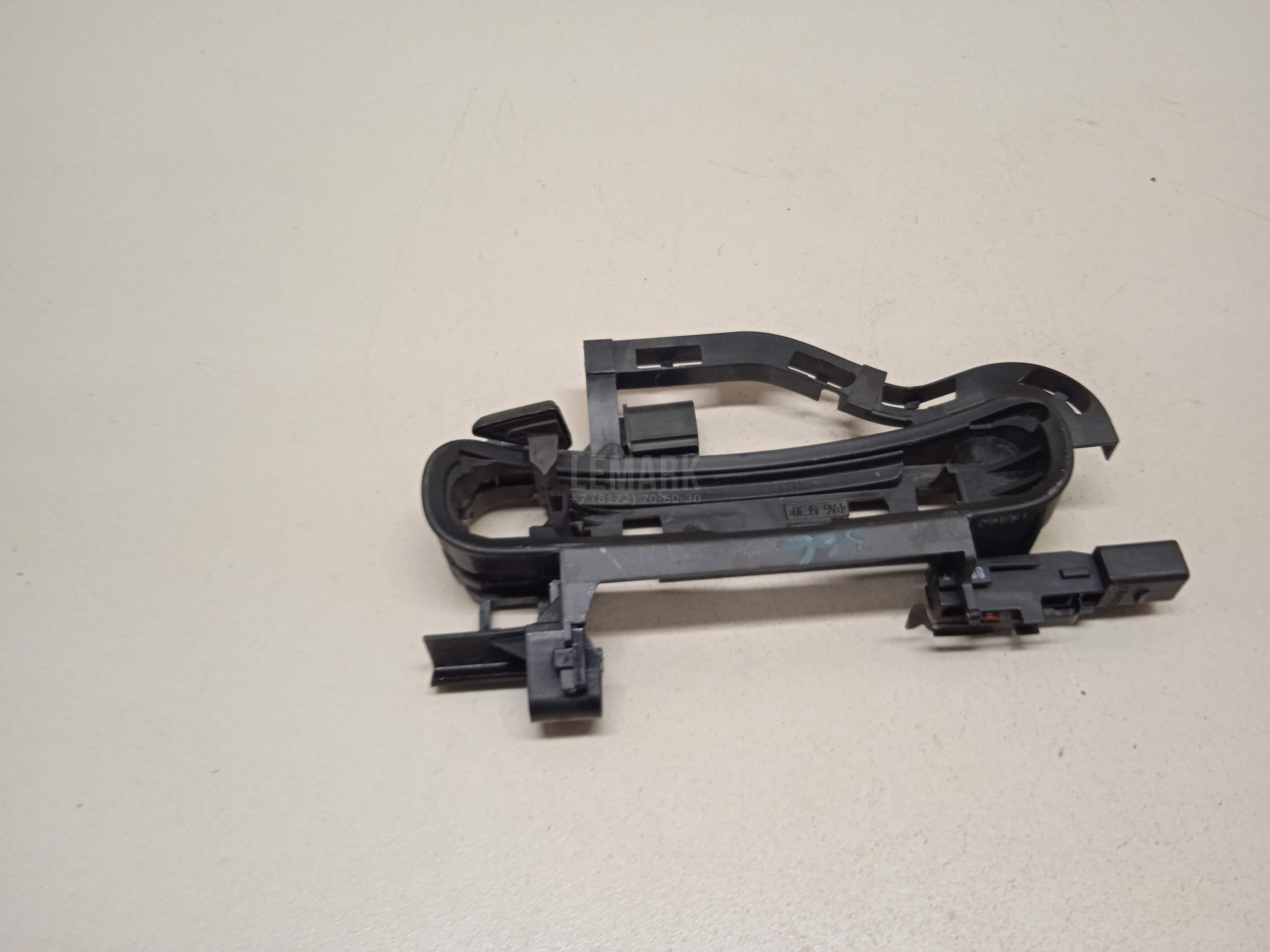 Кронштейн ручки для  BMW X3 E83 2004-2010