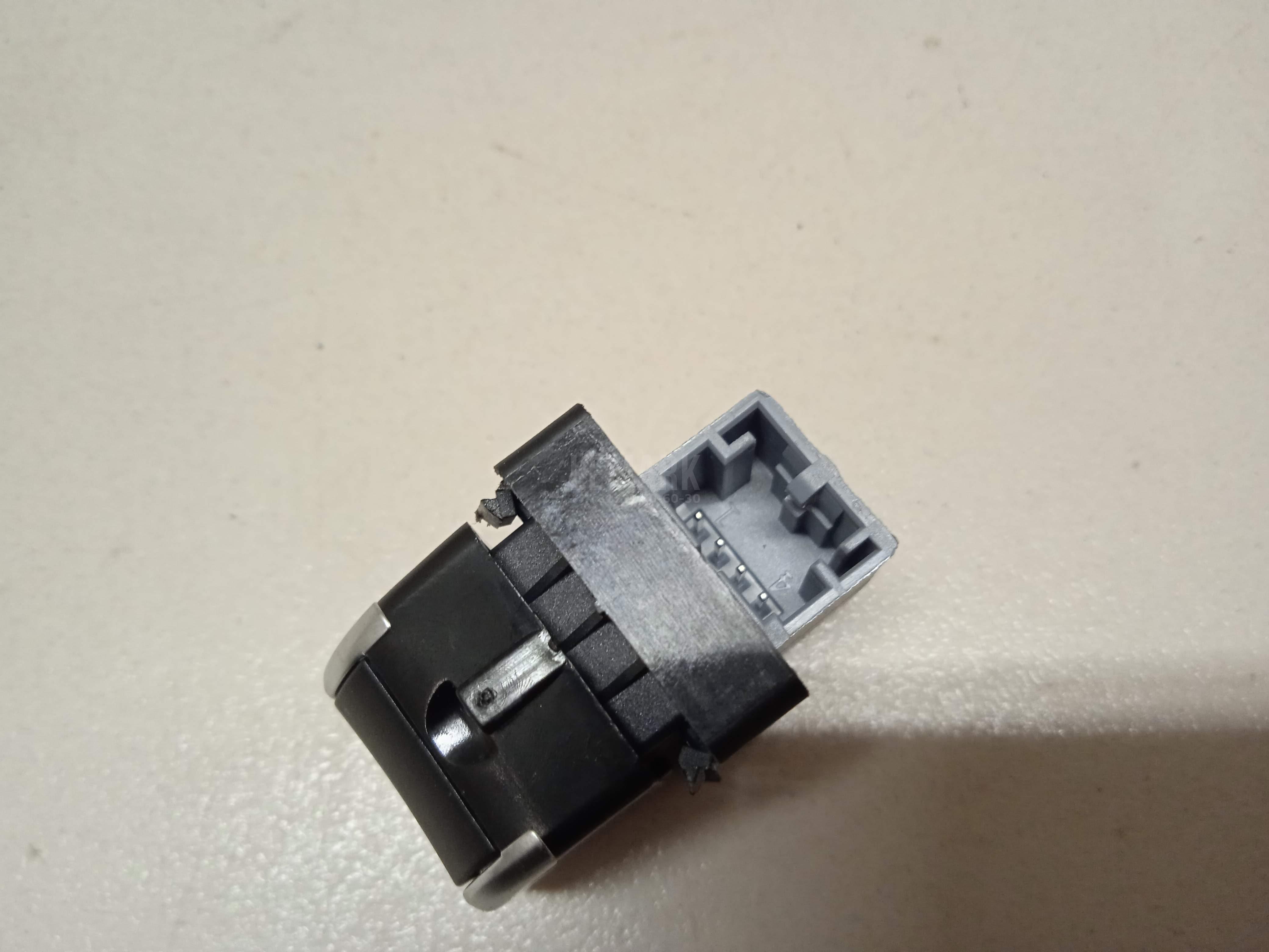 Кнопка стеклоподъемника для  BMW X5 E70 2007-2013