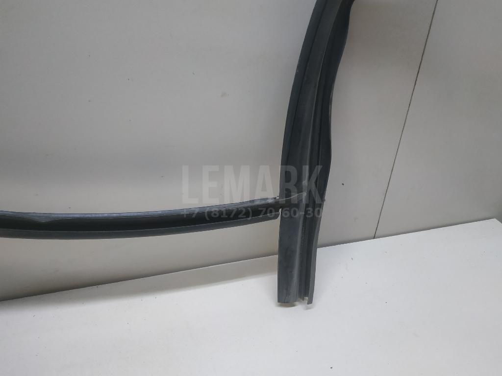 Уплотнитель стекла двери для  BMW 5-serie F10/F11 2009-2016