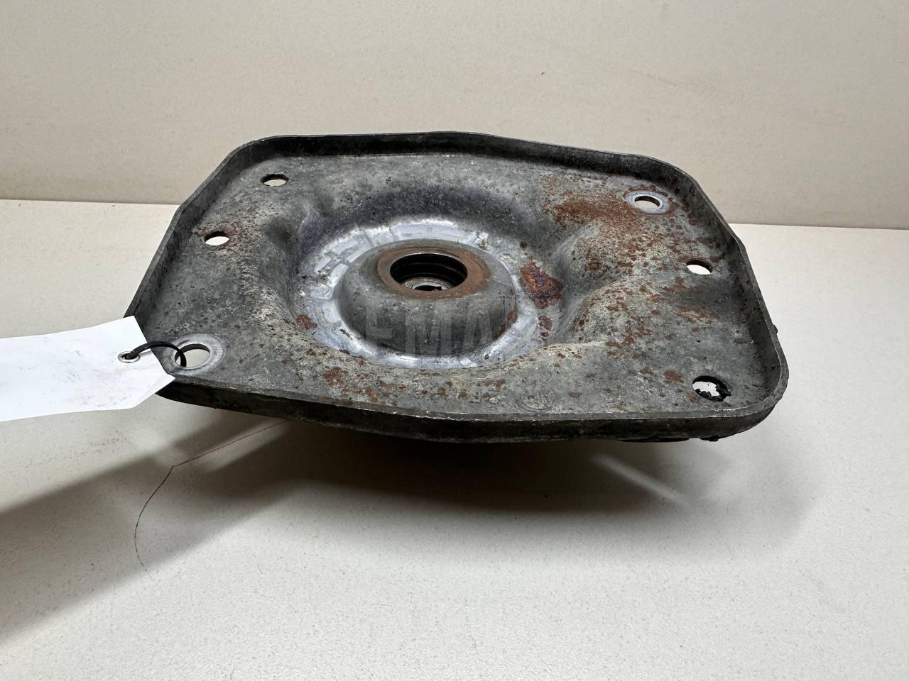 Опора переднего амортизатора правая для  Ford Focus II 2005-2008