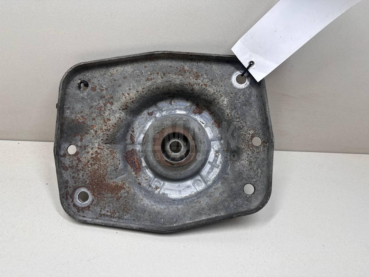 Опора переднего амортизатора правая для  Ford Focus II 2005-2008
