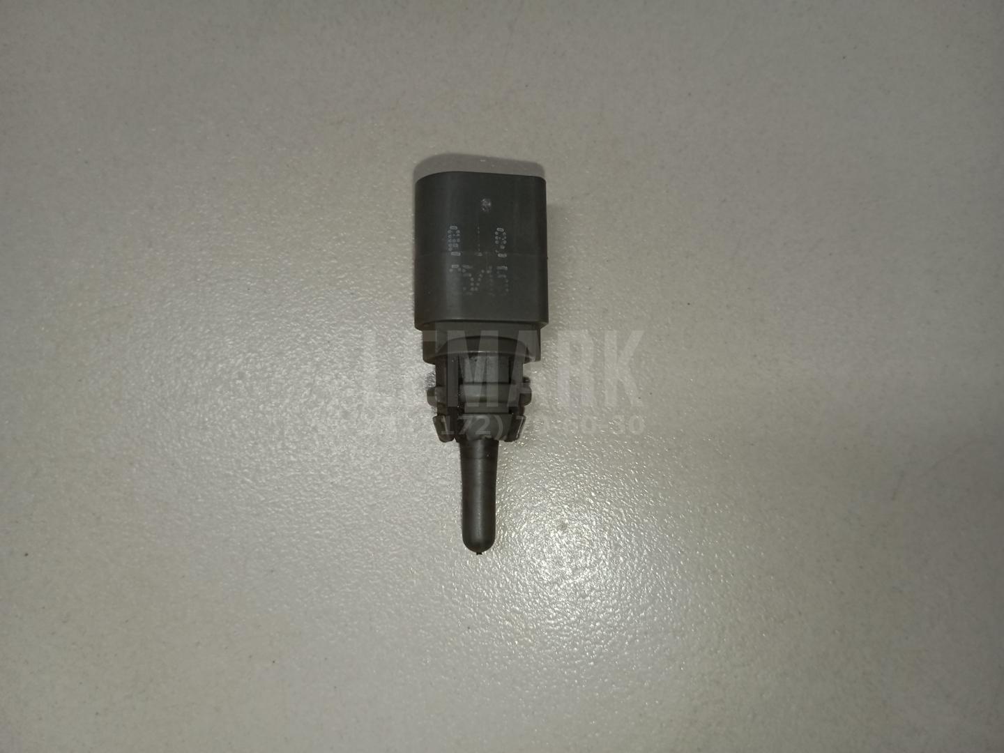 Датчик температуры воздуха 8Z0820535A VAG