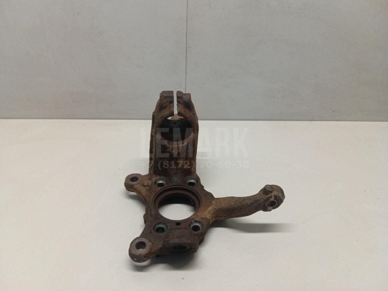 Кулак поворотный передний правый 5C0407256 VAG