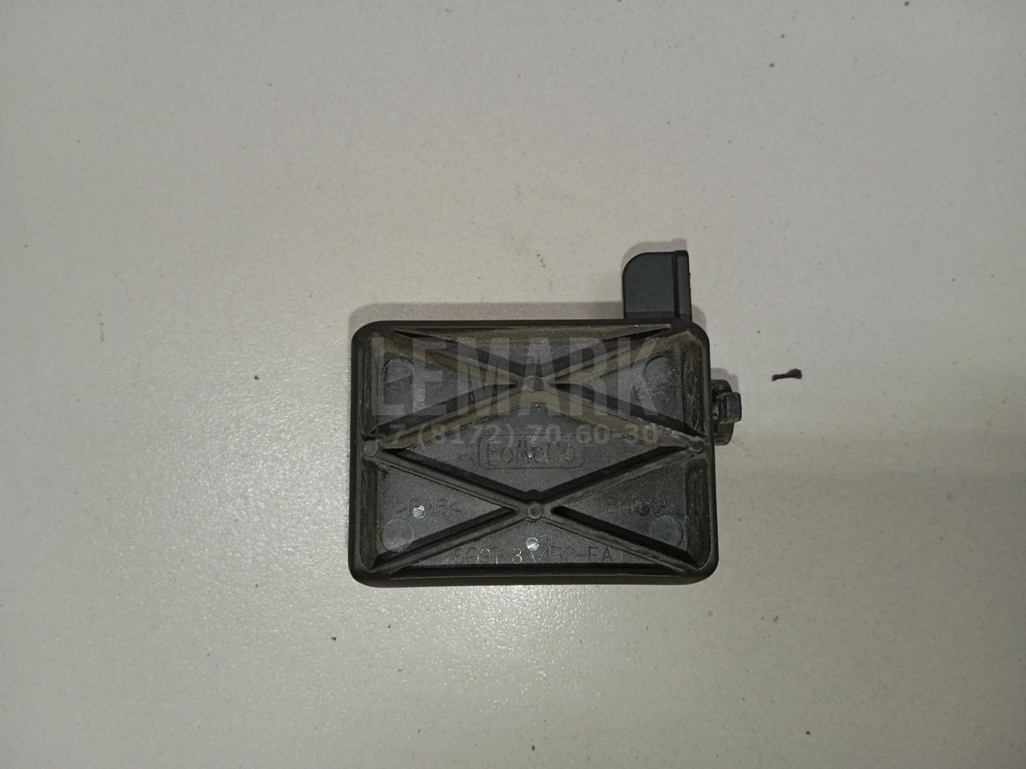 Крепеж решетки радиатора 1457649 Ford