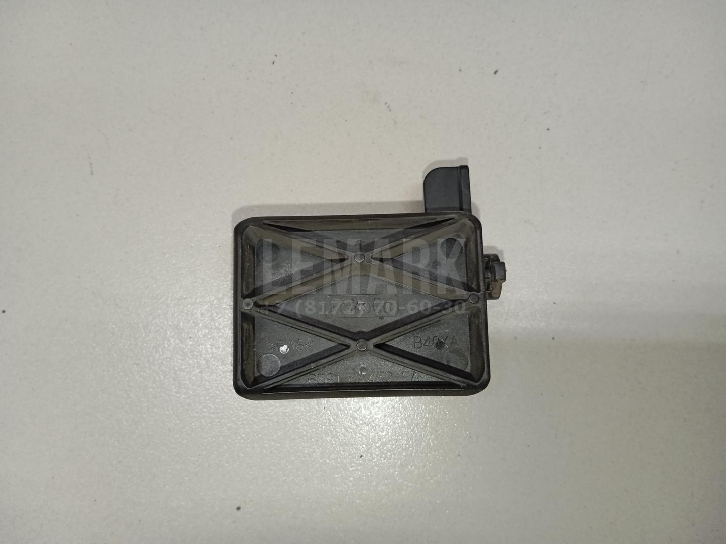 Крепеж решетки радиатора 1457649 Ford