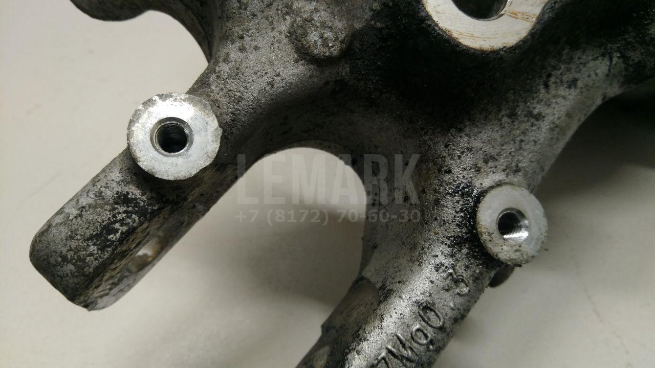 Кулак поворотный задний правый для  Audi 80/90 [B3] 1986-1991