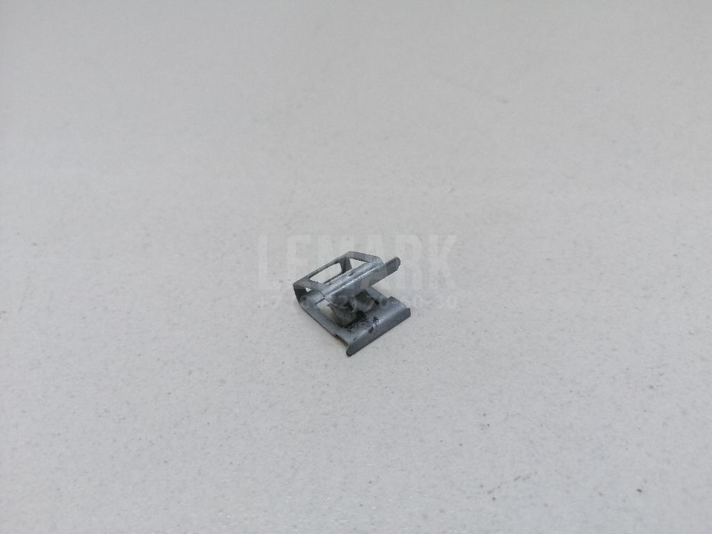 Скоба крепежная 8T0853107 VAG